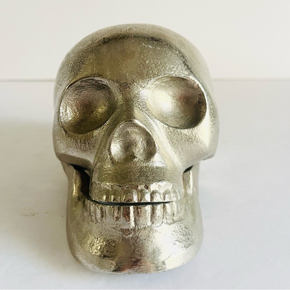 Torre & Tagus Silver Metallic Skull Sculpture Solid Aluminum Decor - Picture 5 of 8
